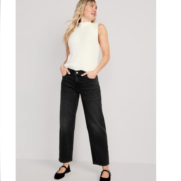 NWOT Old Navy Mid-Rise Boyfriend Loose Jeans - Picture 2 of 4